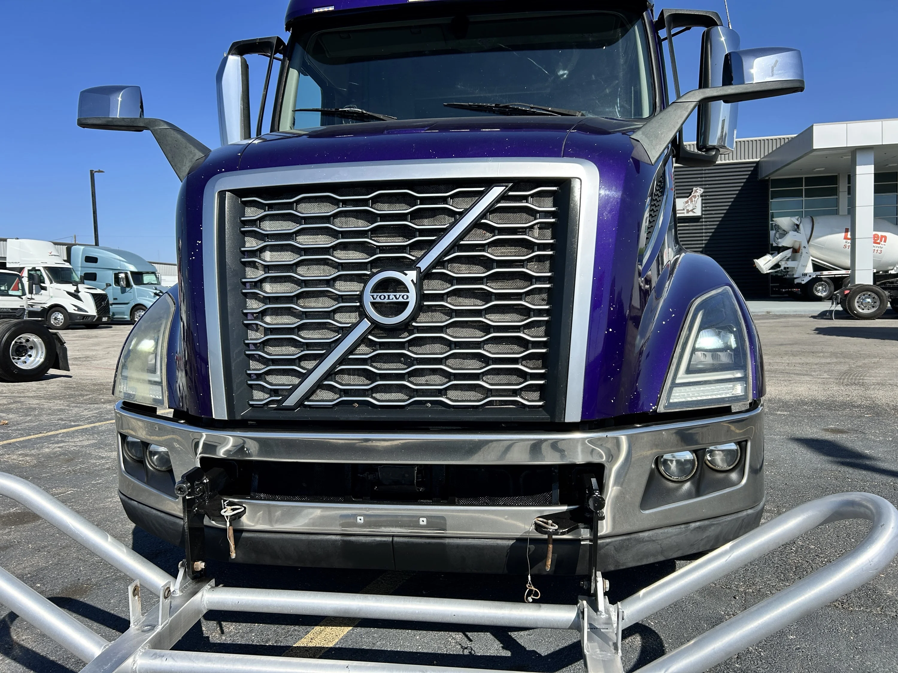 2019 Volvo VNL 860 - image 15