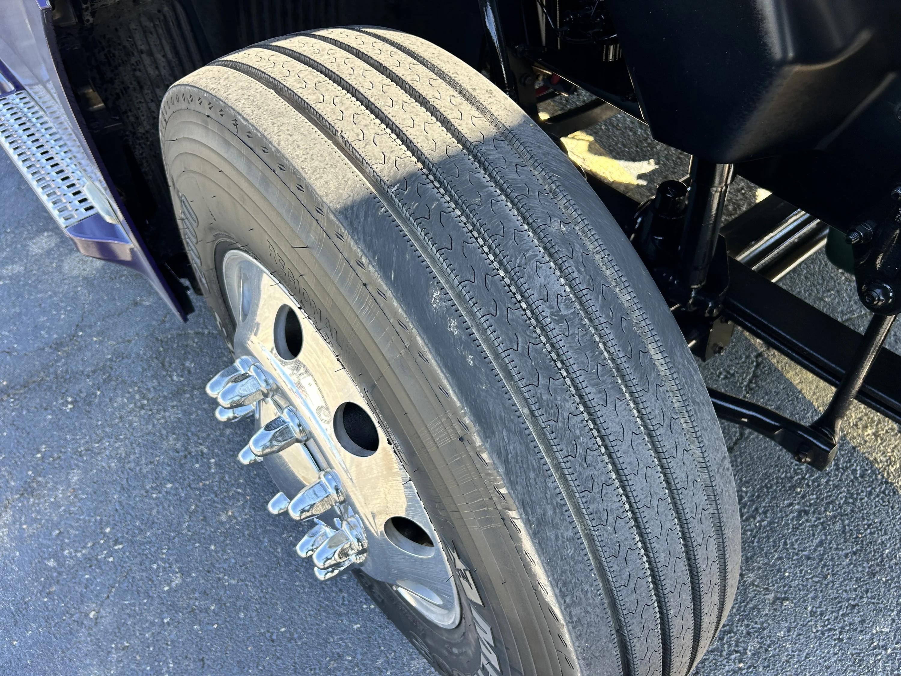 2019 Volvo VNL 860 - image 19