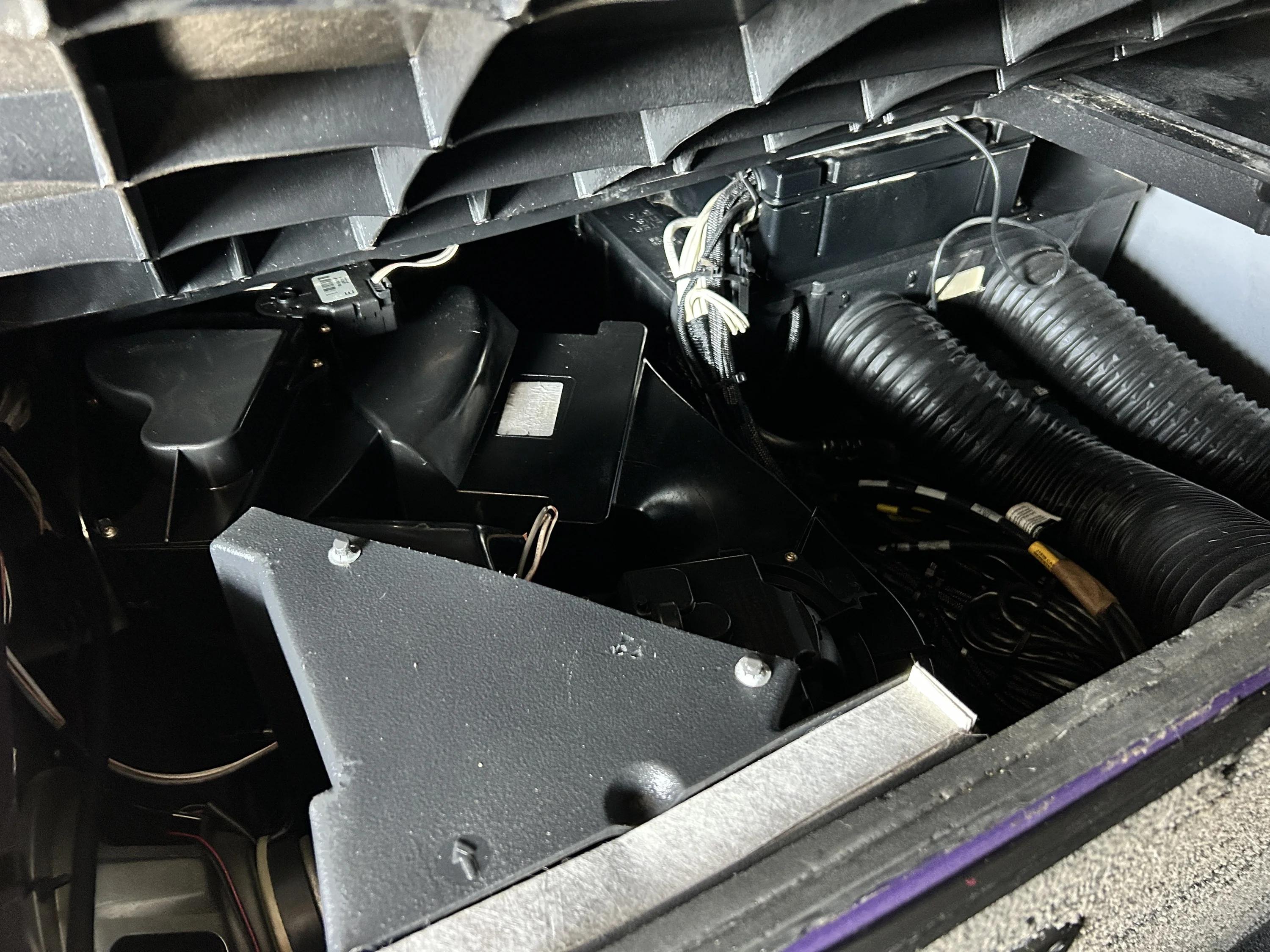 2019 Volvo VNL 860 - image 41