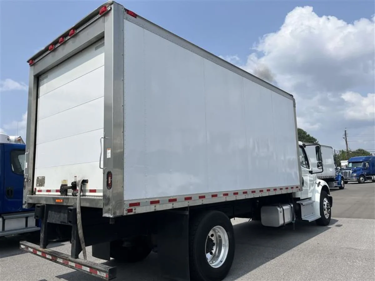 2020 Freightliner M2 106 in Beltsville, MD — photo 4