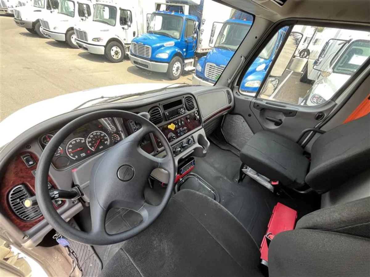2020 Freightliner M2 106 in Beltsville, MD — photo 8