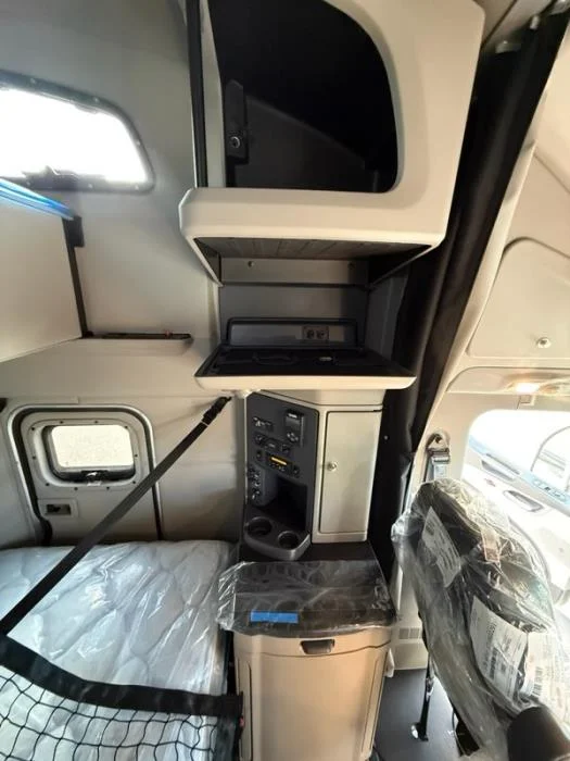 2026 Peterbilt 579 - image 10