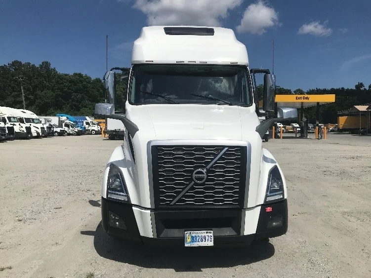 2023 Volvo VNL 760 in Melrose Park, IL — photo 2