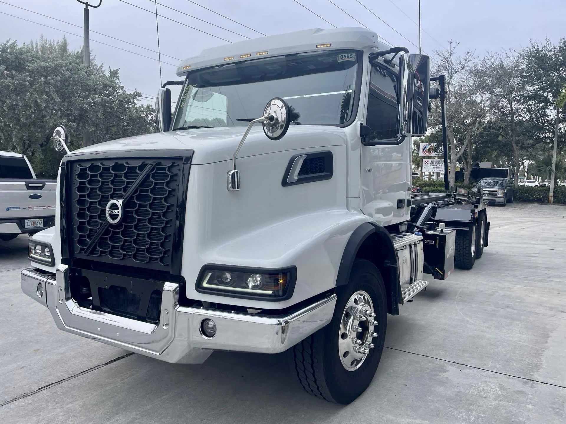2027 Volvo VHD 300
