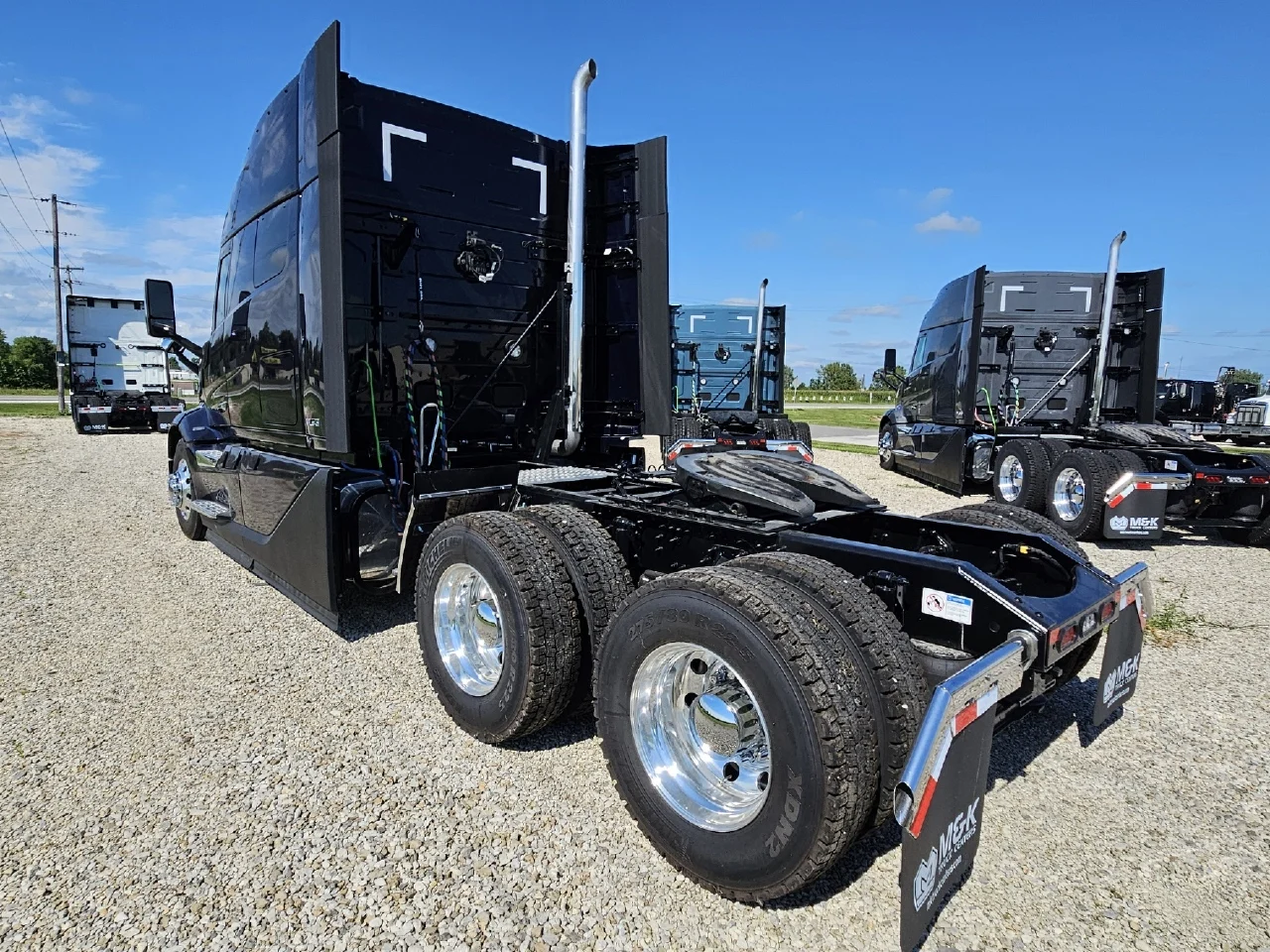 2025 Volvo in Kahoka, MO — photo 2
