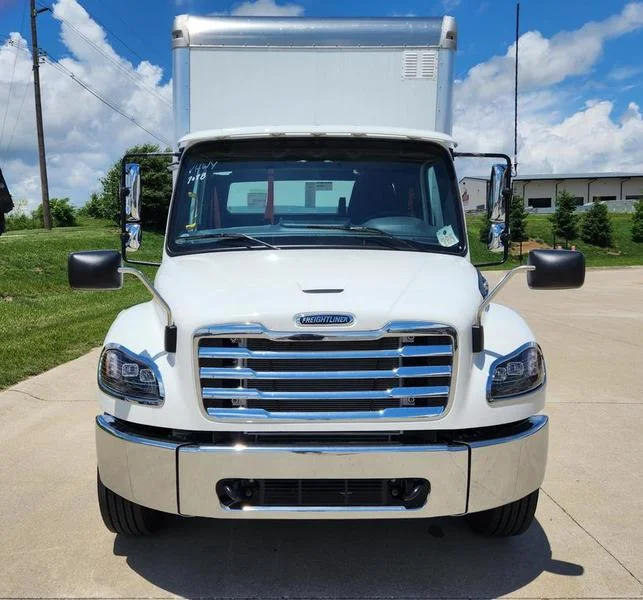 2027 Freightliner eM2 in Walton, KY — photo 2