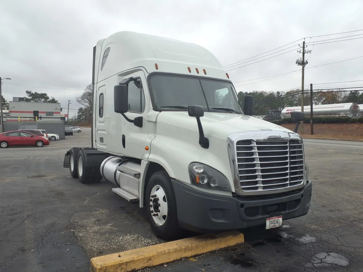 2020 Freightliner Cascadia in Doraville, GA
