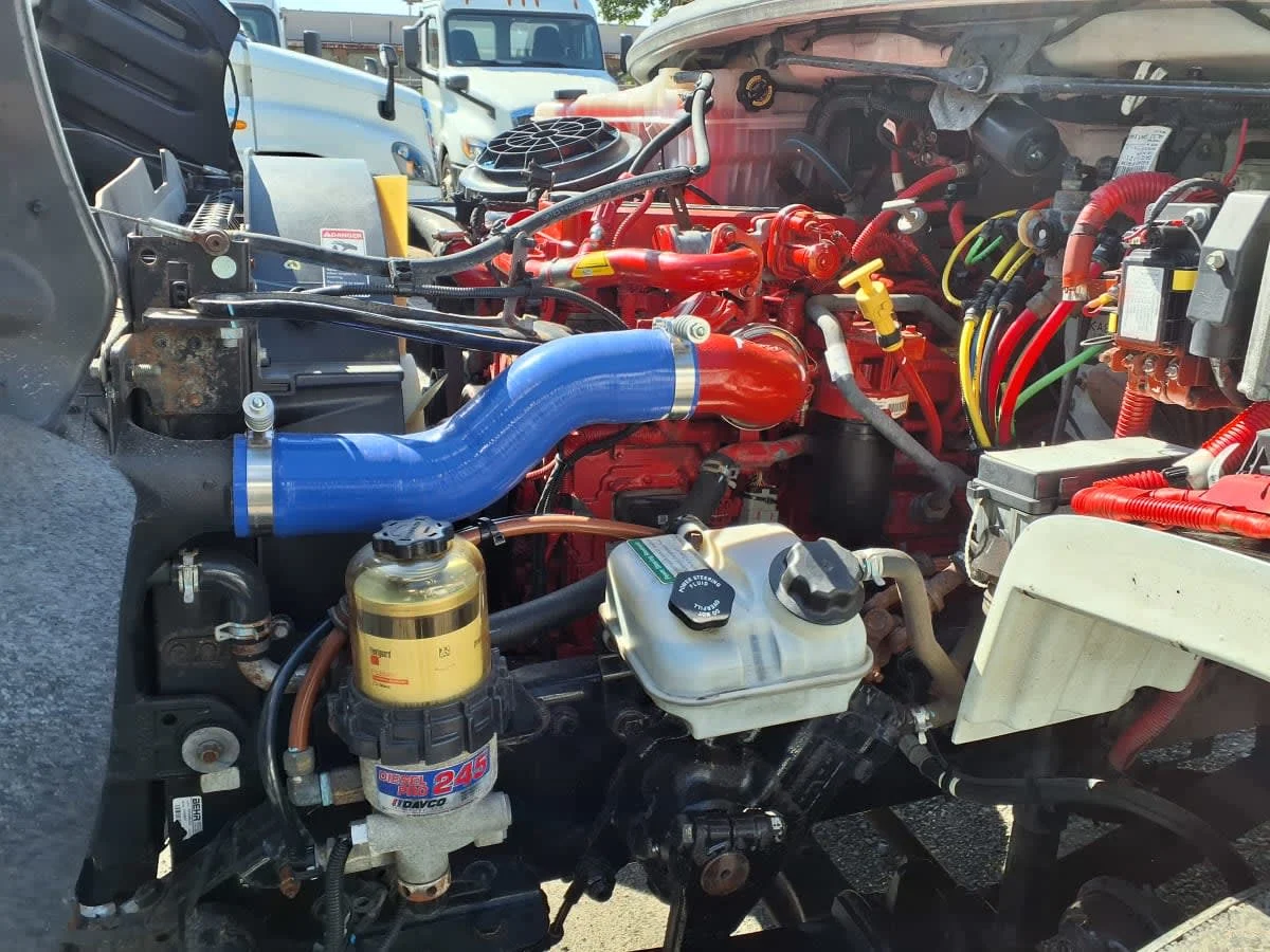 2018 Freightliner M2 106 - image 11