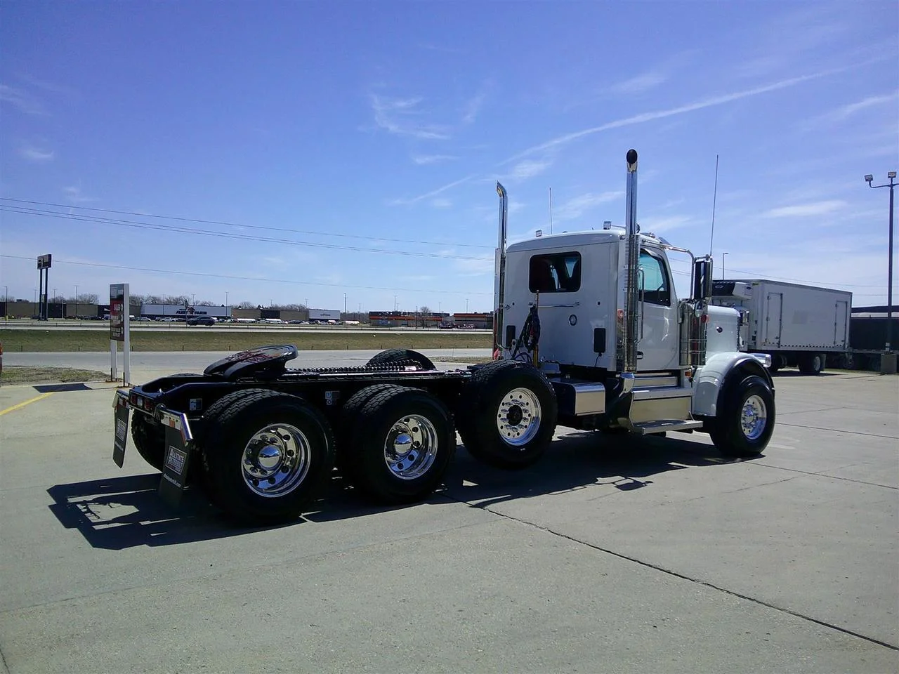 2027 Peterbilt 589 in Fargo, ND — photo 7