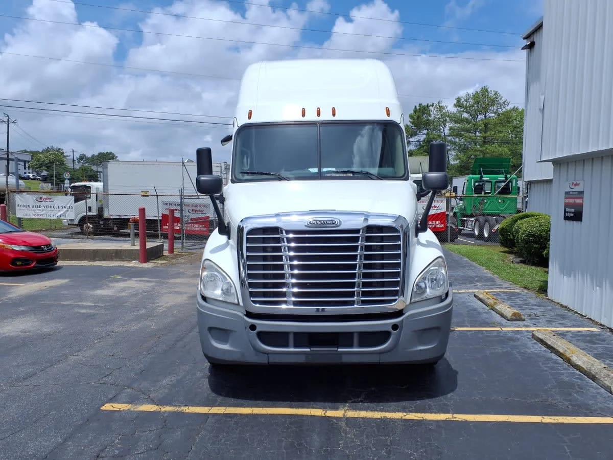 2019 Freightliner Cascadia in Doraville, GA — photo 2