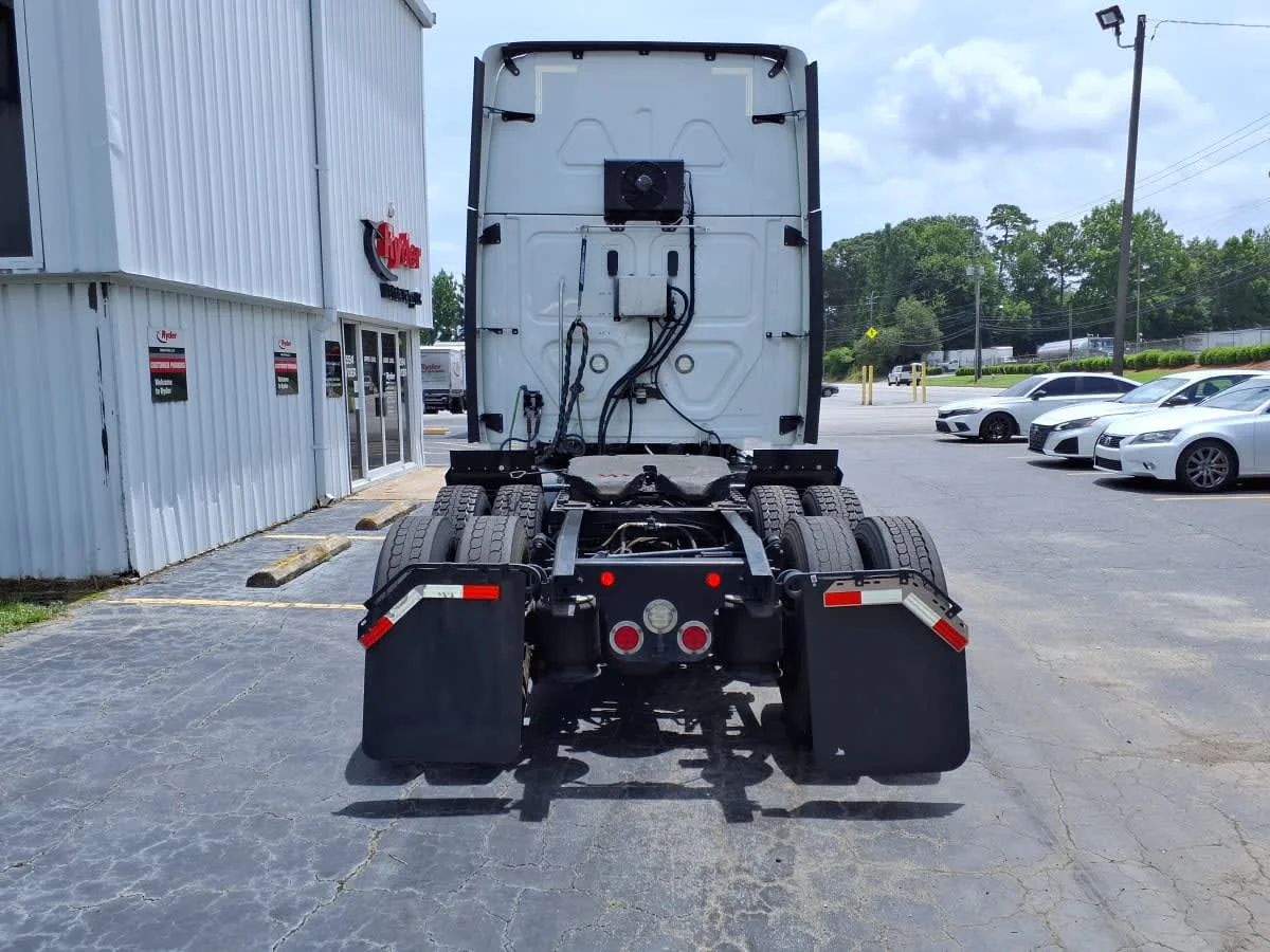 2019 Freightliner Cascadia in Doraville, GA — photo 5