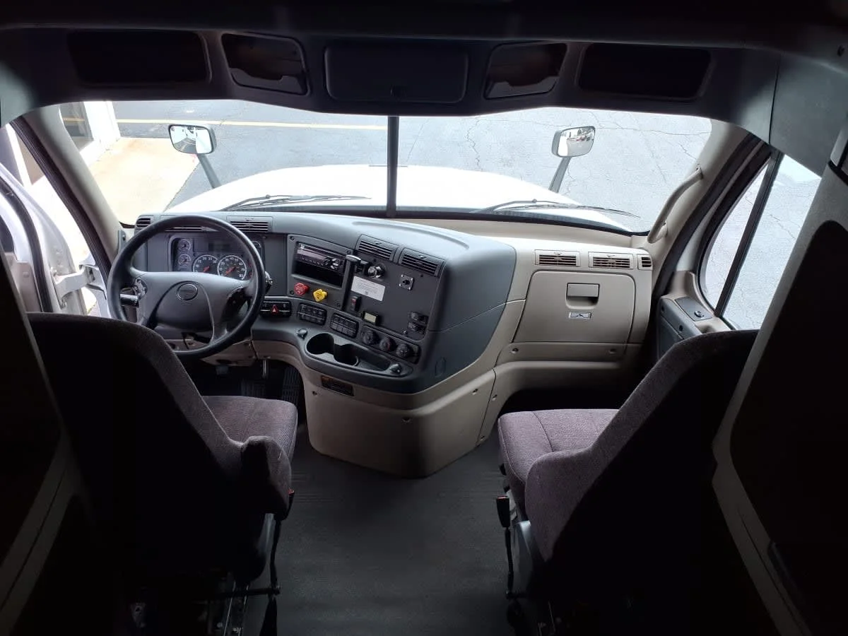 2019 Freightliner Cascadia in Doraville, GA — photo 7