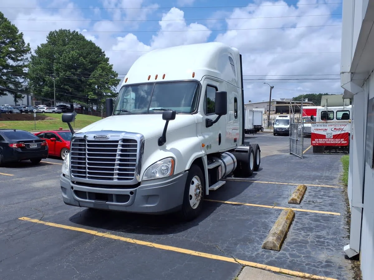 2019 Freightliner Cascadia in Doraville, GA — photo 3