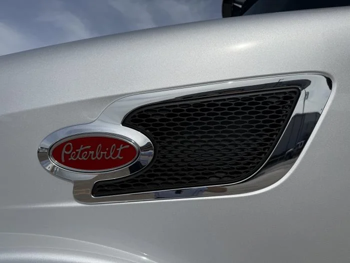 2027 Peterbilt 567 - image 15
