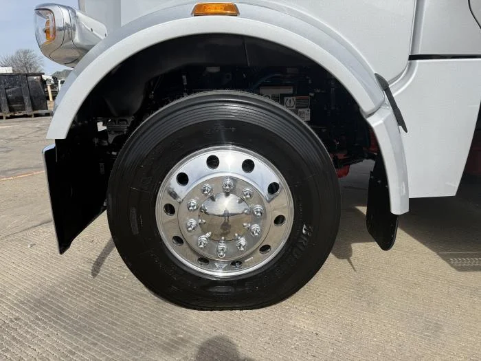 2027 Peterbilt 567 - image 17