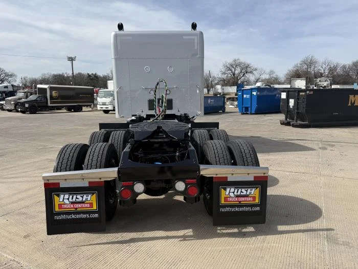 2027 Peterbilt 567 - image 8