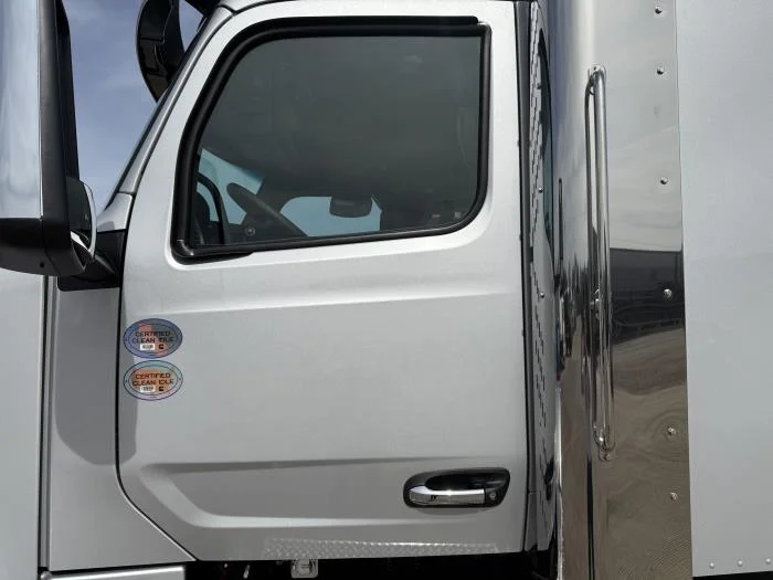 2027 Peterbilt 567 - image 28