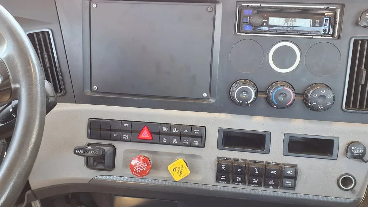 2020 Freightliner Cascadia in Salisbury, MA — photo 10
