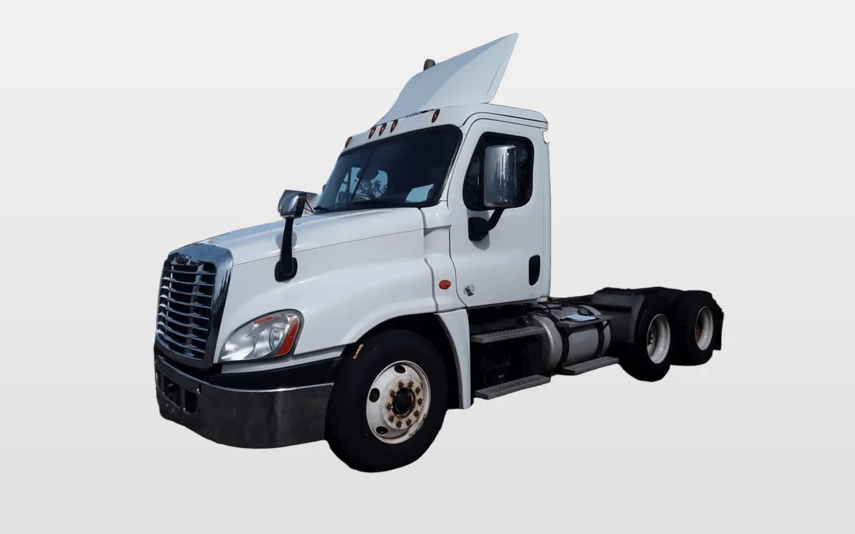 2017 Freightliner Cascadia - image 1