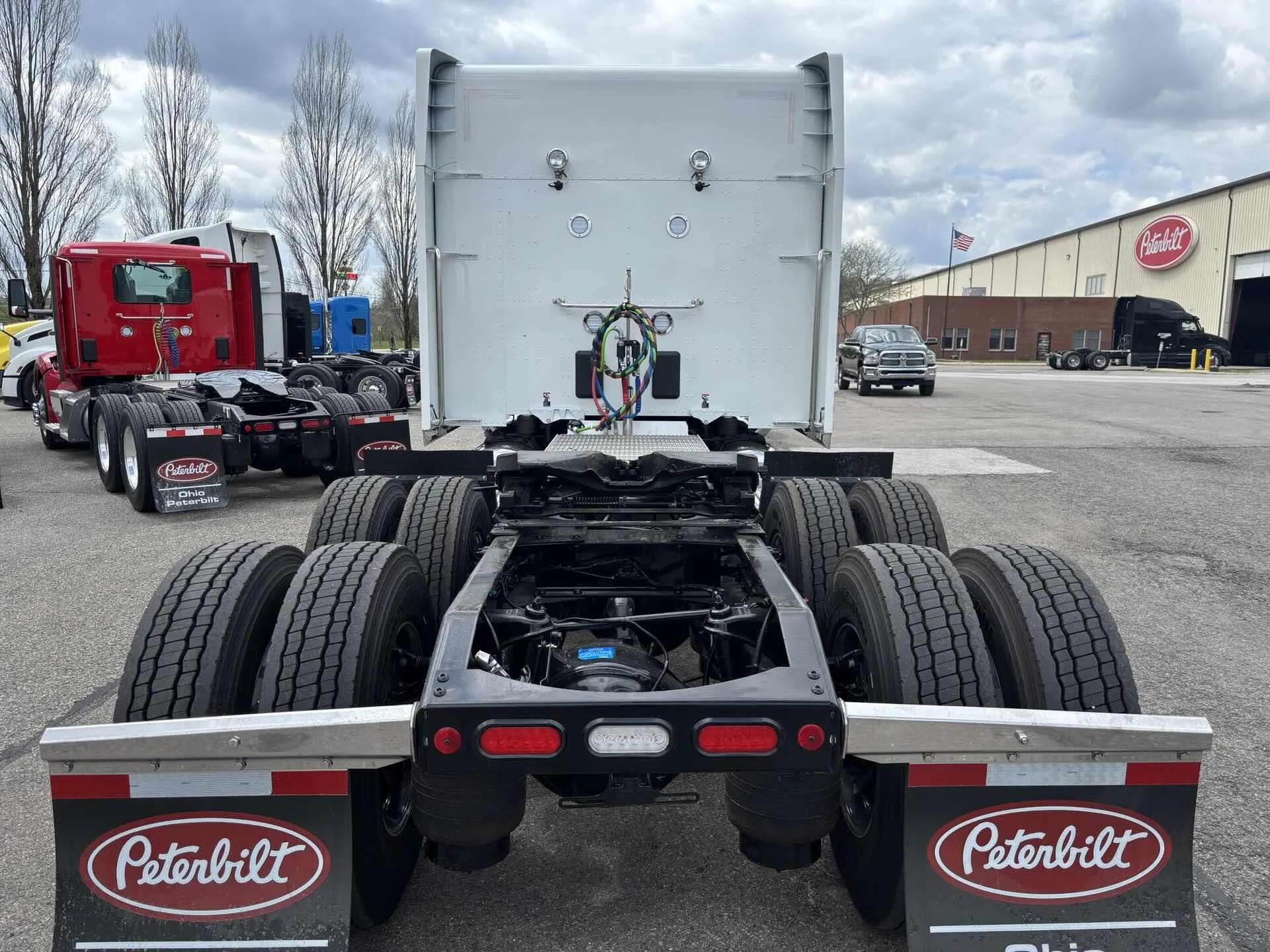2027 Peterbilt 589 in Zanesville, OH — photo 5