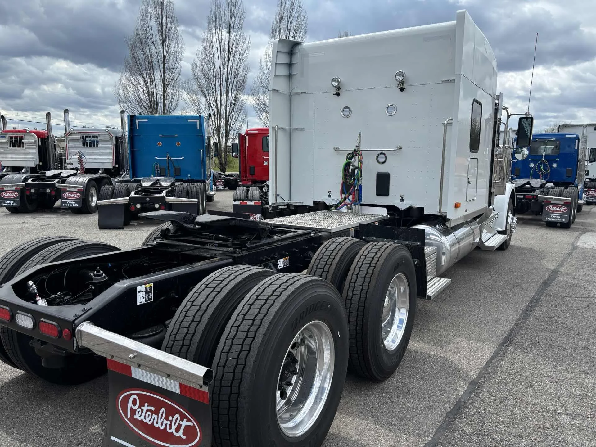 2027 Peterbilt 589 in Zanesville, OH — photo 4