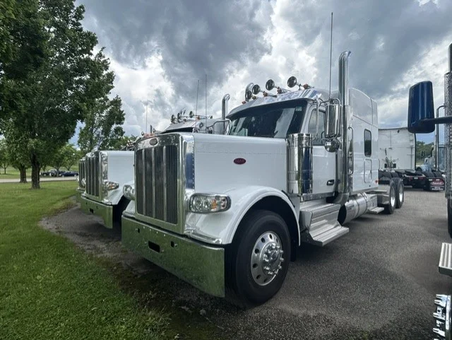 2027 Peterbilt 589 in Zanesville, OH