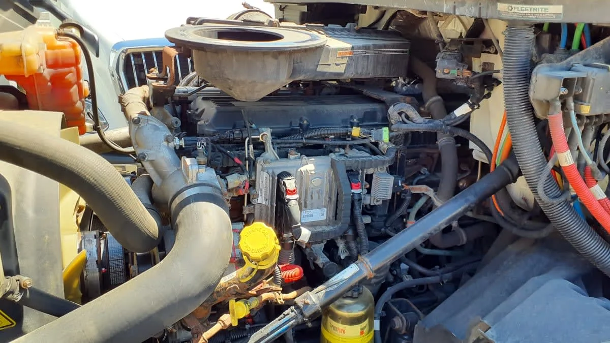 2019 International LT in Bolingbrook, IL — photo 8