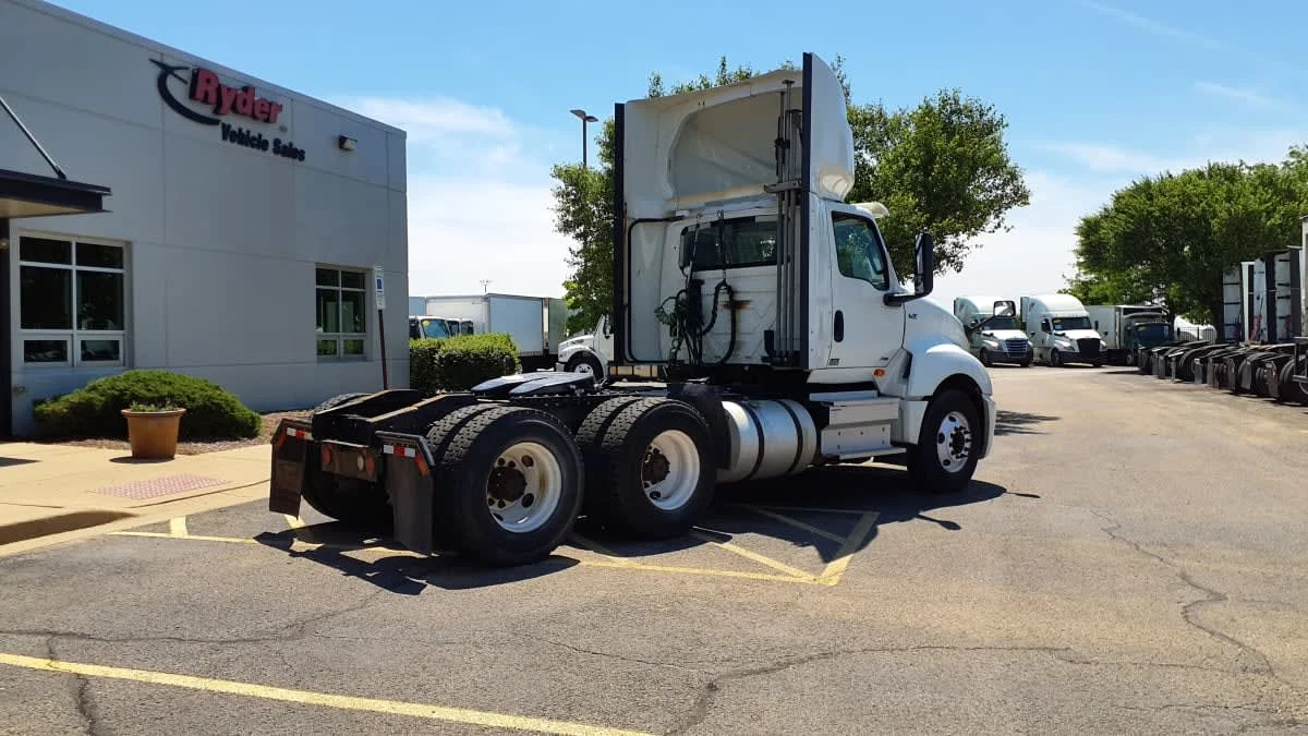 2019 International LT in Bolingbrook, IL — photo 4