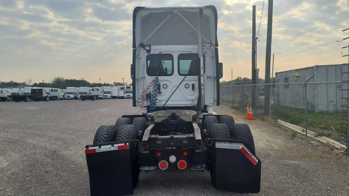 2019 Freightliner Cascadia in Birmingham, AL — photo 5