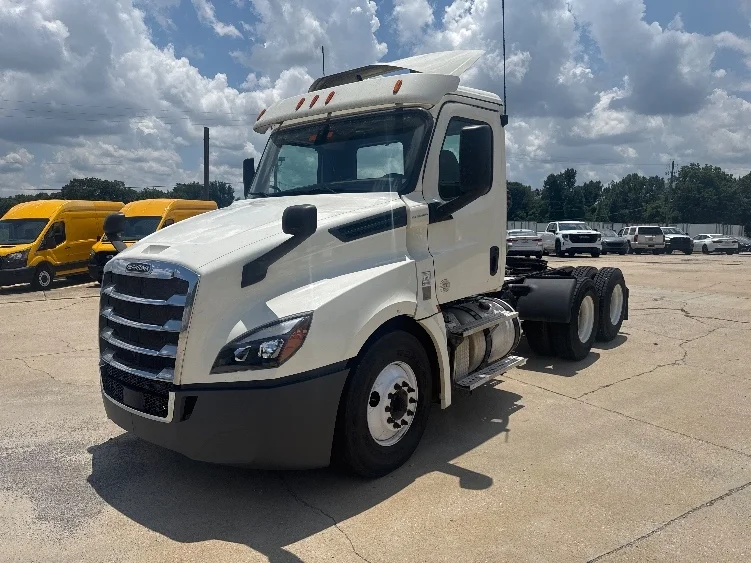 2019 Freightliner Cascadia in Birmingham, AL — photo 3
