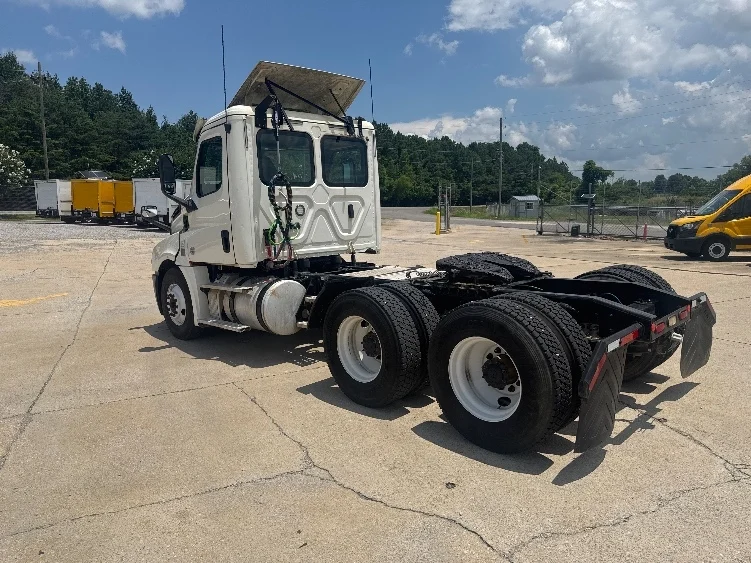2019 Freightliner Cascadia in Birmingham, AL — photo 5