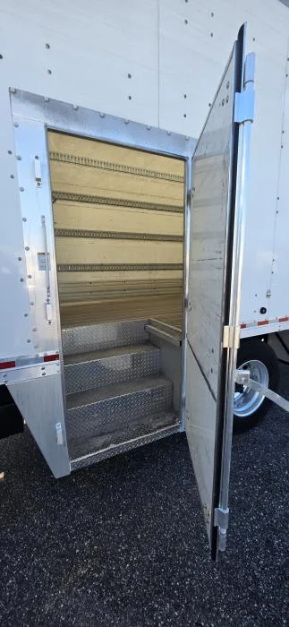 2020 Peterbilt 337 - image 12