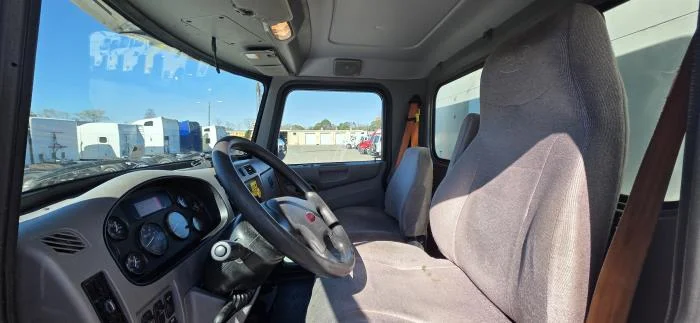 2020 Peterbilt 337 - image 20