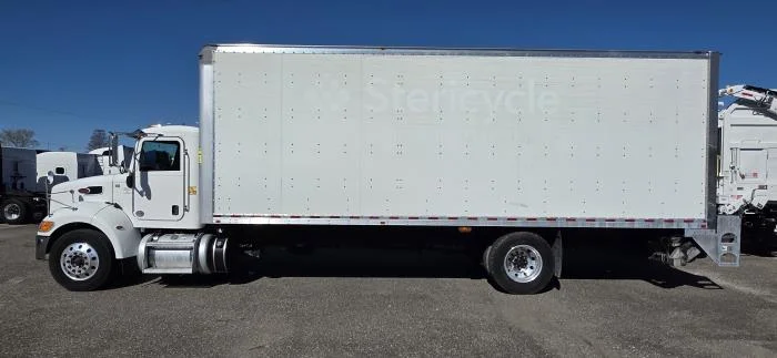 2020 Peterbilt 337 - image 3