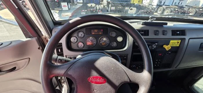 2020 Peterbilt 337 - image 23