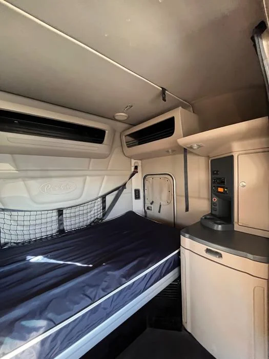 2022 Peterbilt 579 - image 15