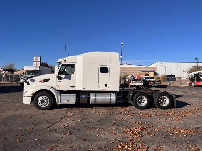 2022 Peterbilt 579 - image 3