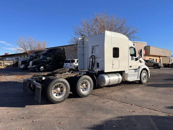 2022 Peterbilt 579 in Albuquerque, NM — photo 7
