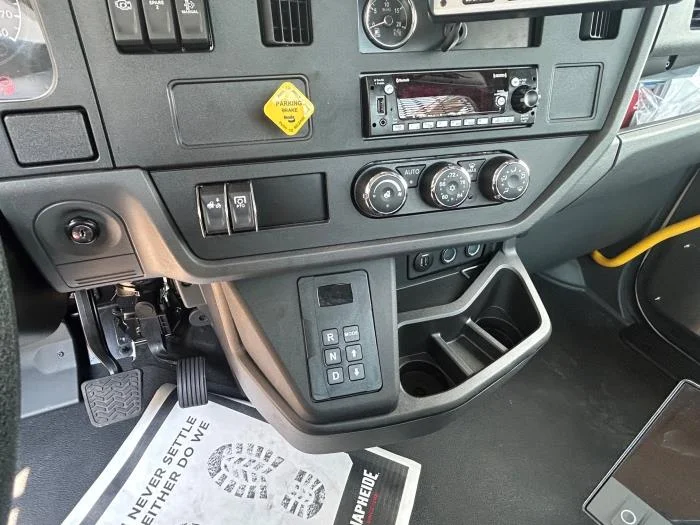 2027 Peterbilt 536 — photo 6
