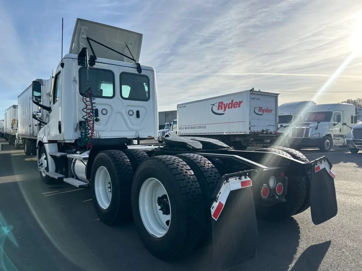 2022 Freightliner Cascadia in Tacoma, WA — photo 6