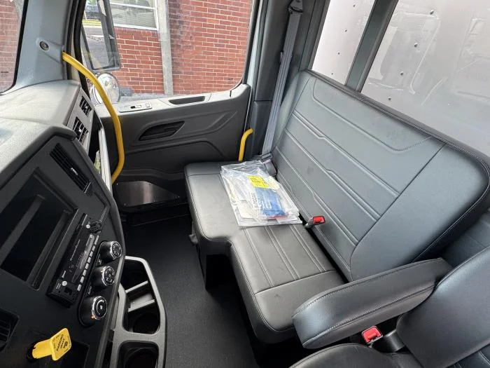 2025 Peterbilt 536 - image 12