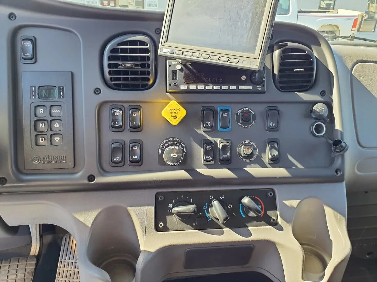 2022 Freightliner M2 106 in Oak Creek, WI — photo 11