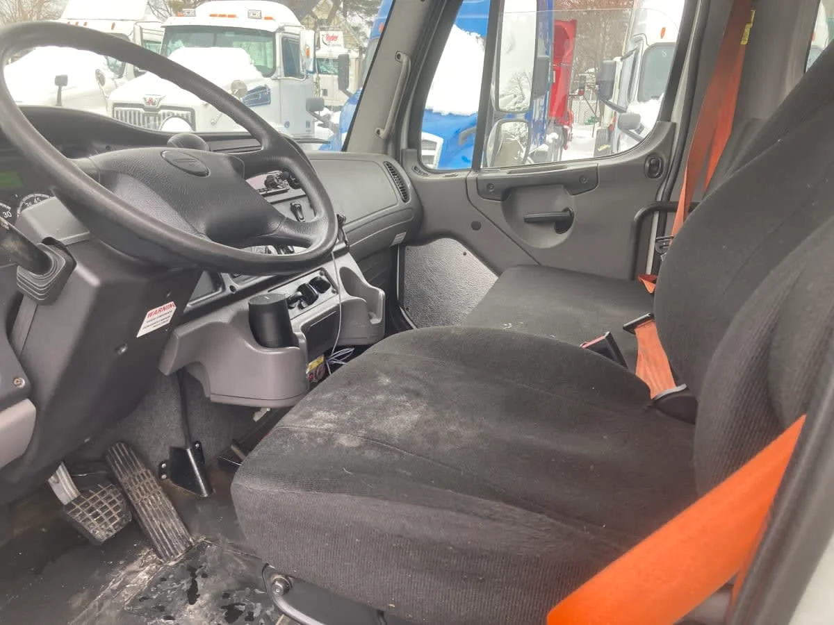 2020 Freightliner M2 106 in Springfield, MA — photo 12