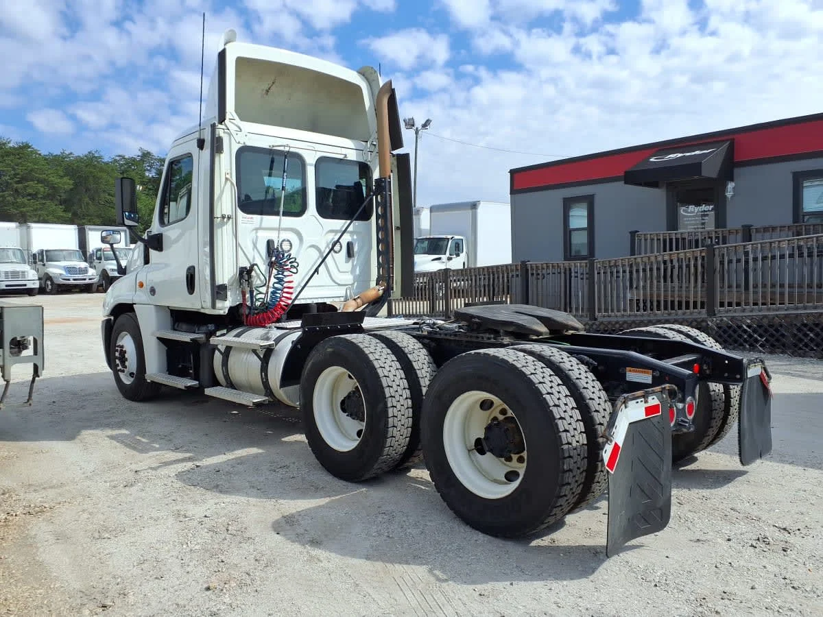 2019 Freightliner Cascadia in Greenville, SC — photo 6