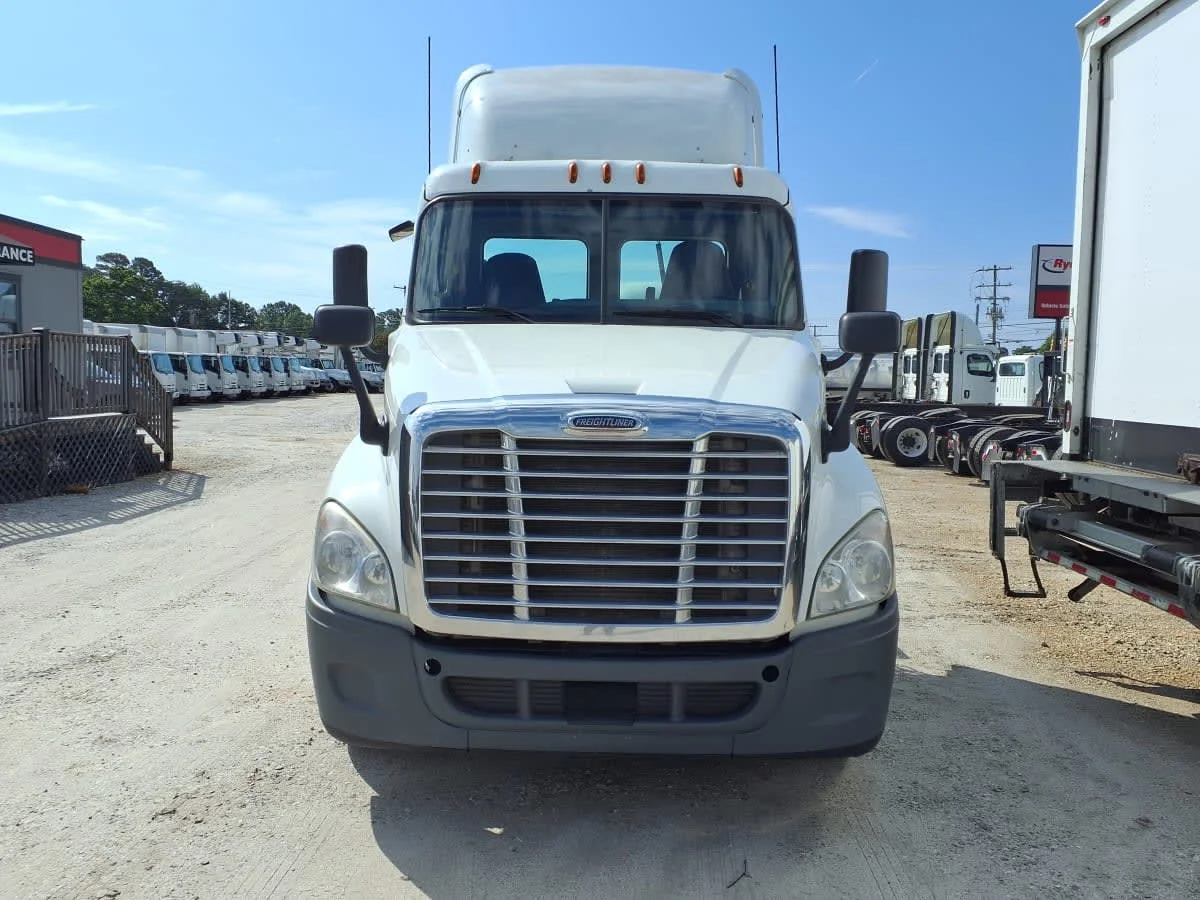 2019 Freightliner Cascadia in Greenville, SC — photo 2