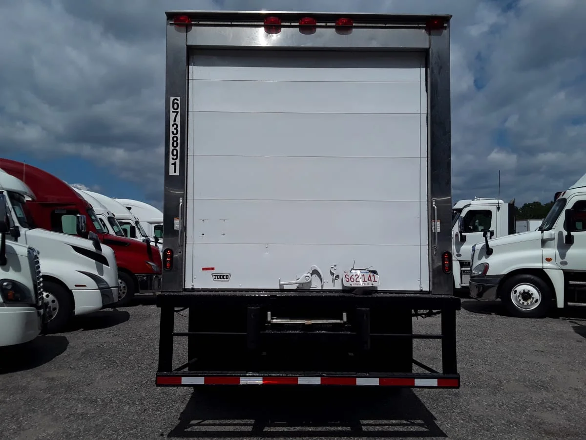 2017 Freightliner M2 106 - image 5