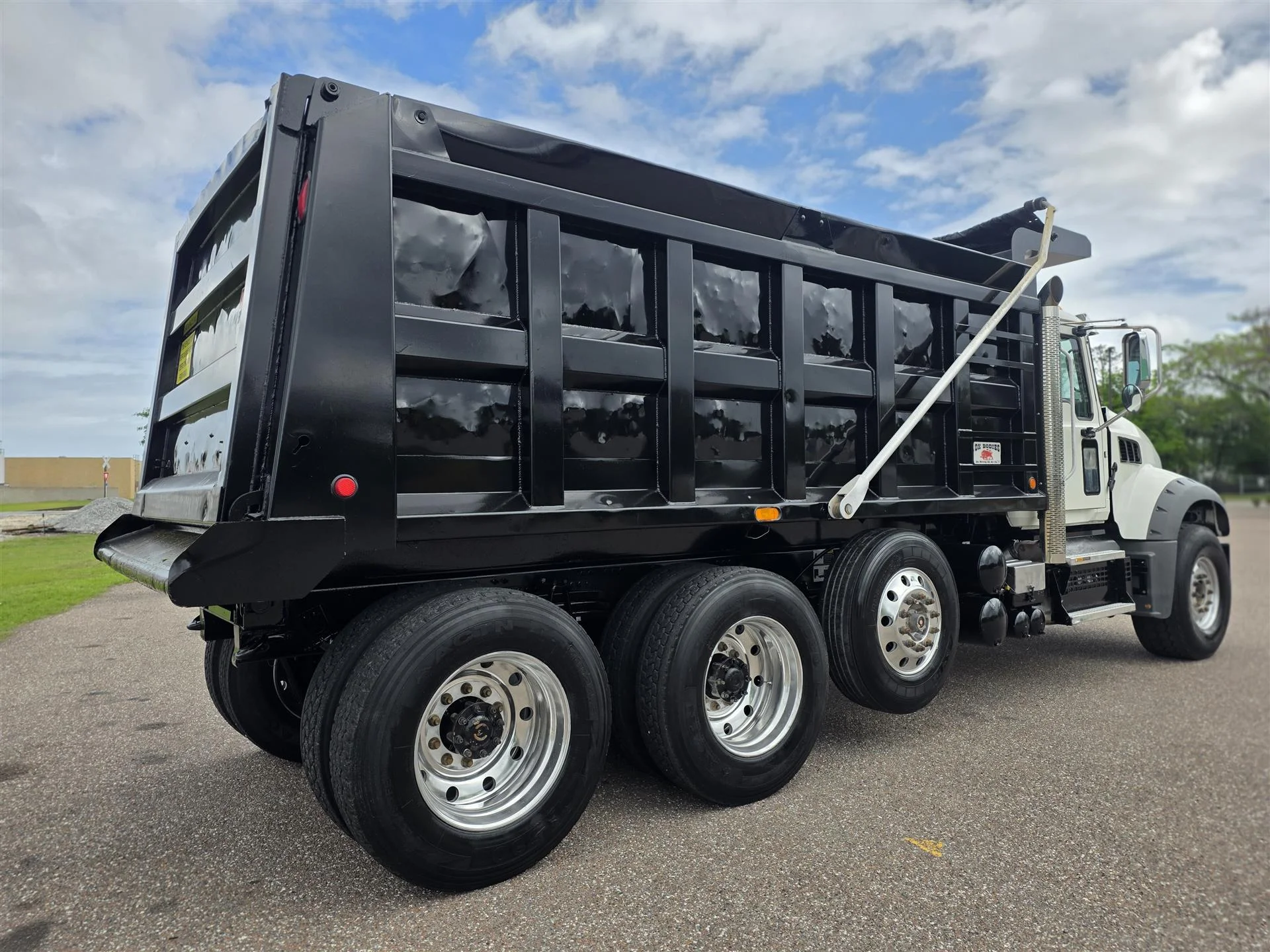 2020 Mack Granite - image 7