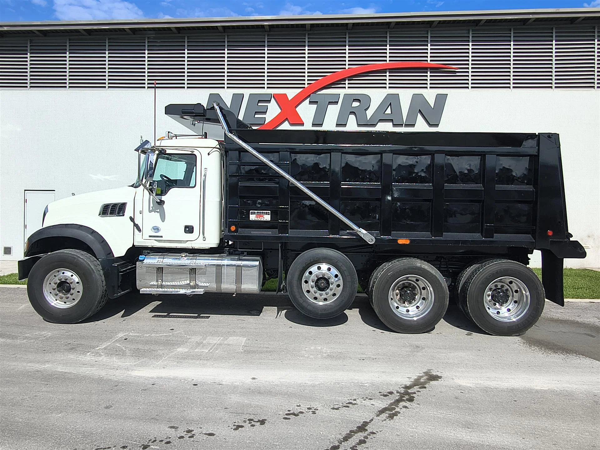 2020 Mack Granite in Fort Lauderdale, FL — photo 7