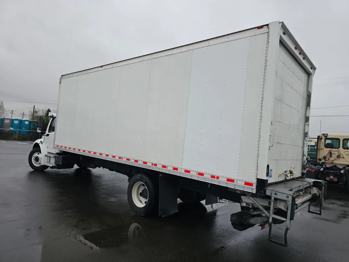 2018 Freightliner M2 106 in Tacoma, WA — photo 6