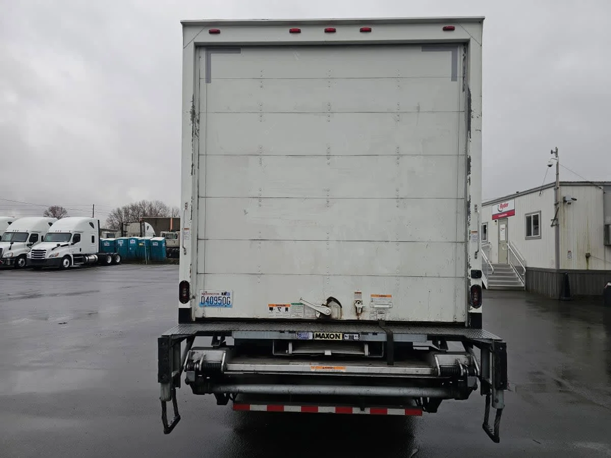 2018 Freightliner M2 106 in Tacoma, WA — photo 5